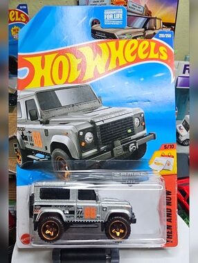 Hot Wheels Silver Land Rover Defender 68 Toy Car